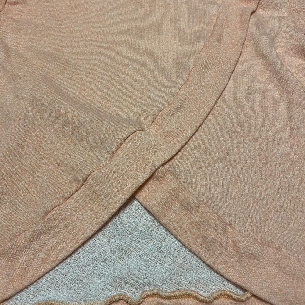 Derek Heart Peach Hoodie with 'LOVE' Graphic Women’s Size L Long Sleeve Top - Picture 9 of 10